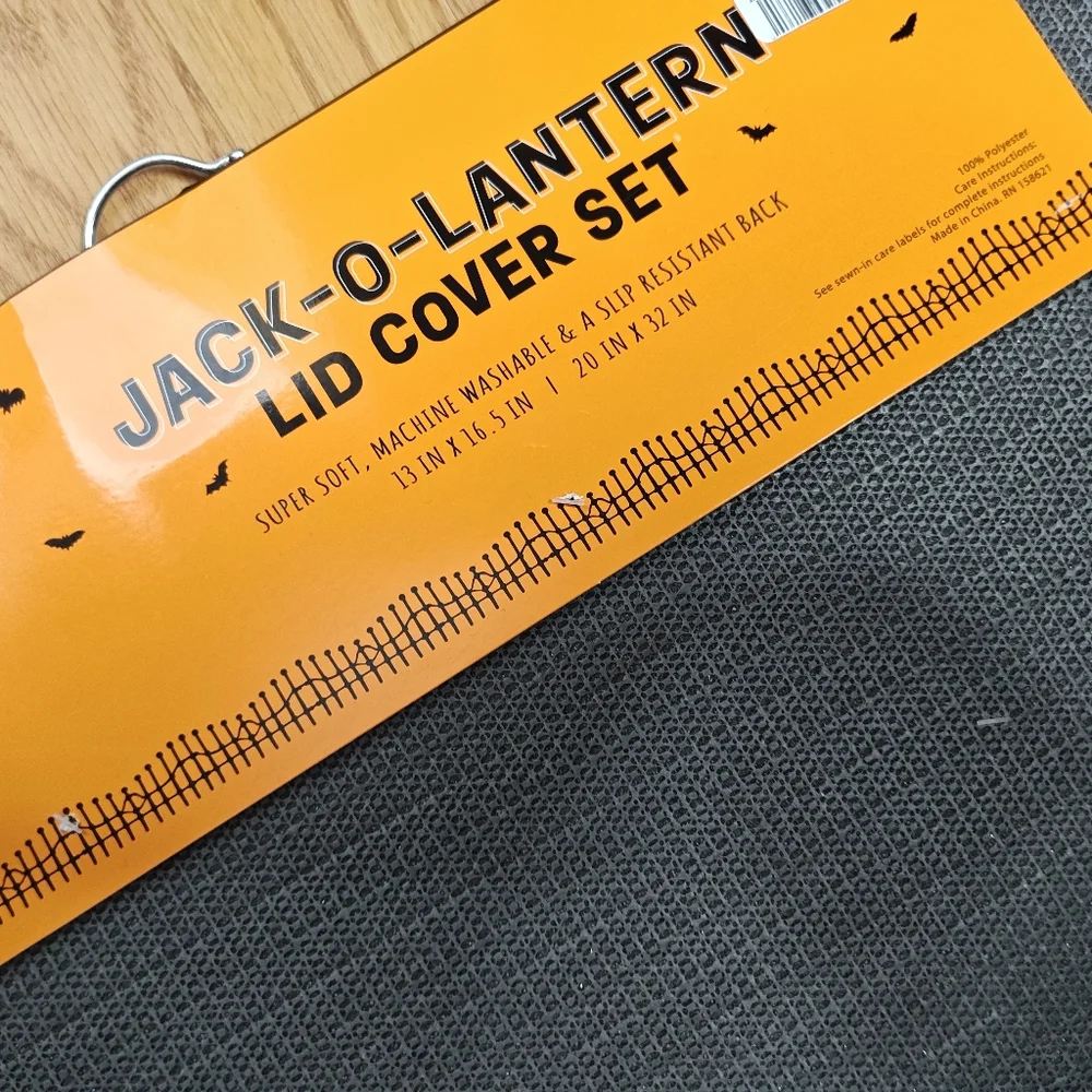 Jack-o'-lantern Black Cat Toilet Lid Cover & Bath Mat Rug SET